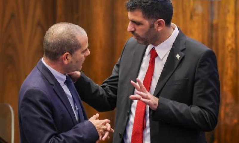 השר שלמה קרעי וח"כ אופיר כץ [צילום: נועם מושקוביץ/דוברות הכנסת]