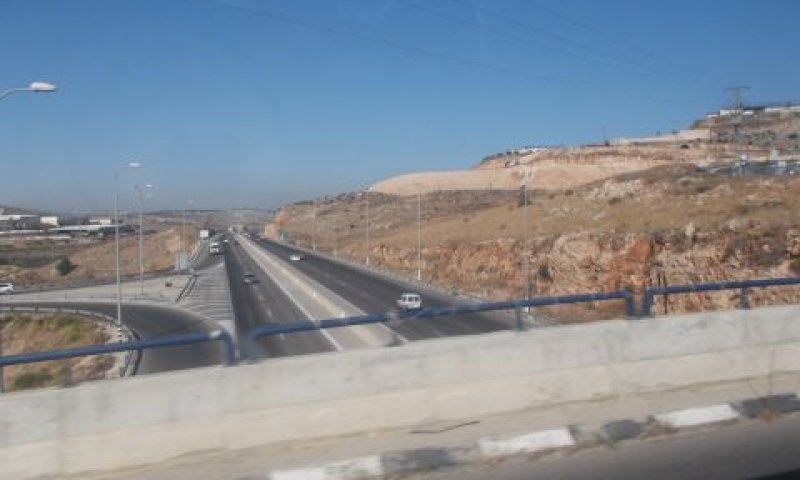 כביש חוצה שומרון [צילום: איתמר לוין]