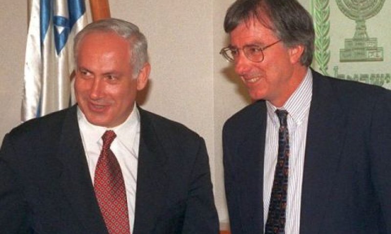 רוס ונתניהו ב-1998. הסכמה עקרונית [צילום: AP]