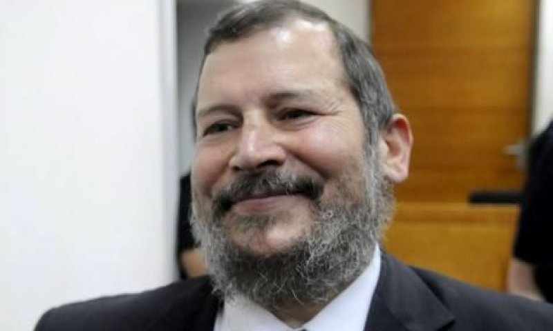 לופוליאנסקי. "ההסכם נחתם בלשכתו" [צילום: בוצ'צ'ו]