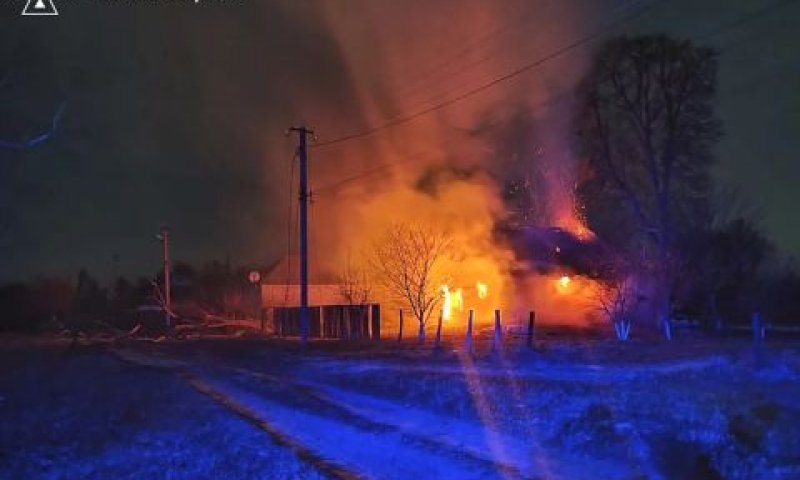 הפגיעה באזור צ'ירניהיב [צילום: AP/לשכת נשיא אוקראינה]