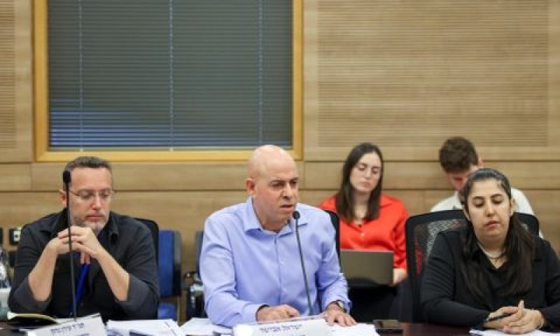 ישראל אבישר בדיון בוועדה [צילום: נועם מושקוביץ, דוברות הכנסת]