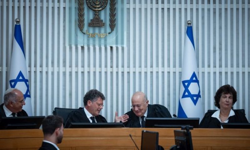 טכס הפרישה של אלרון בחודש ספטמבר [צילום: יונתן זינדל/פלאש 90]