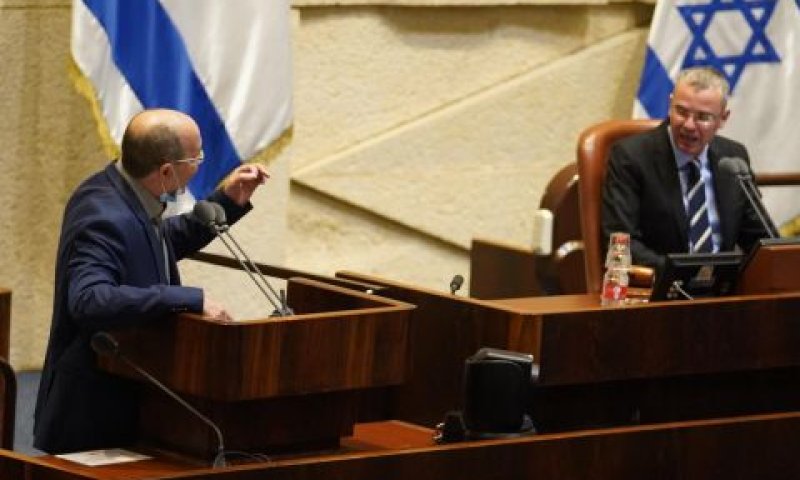 יריב לוין ואבי ניסנקורן [צילום: יהונתן סמייה/דוברות הכנסת]