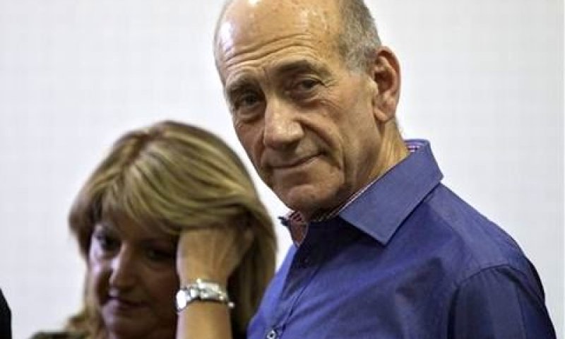 אולמרט וזקן. גרסאות סותרות [צילום: AP]