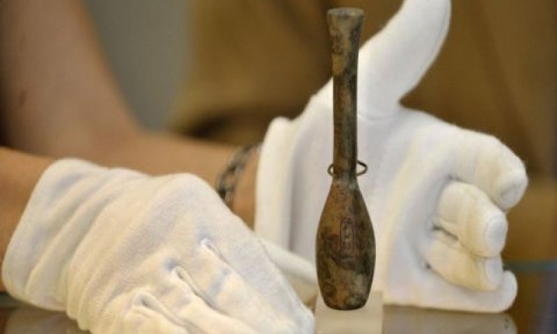 הבקבוק הקוסמטי במוזיאון הגרמני בבון [צילום: AP]