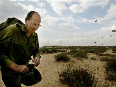 לאחר הנחיתה [AP]