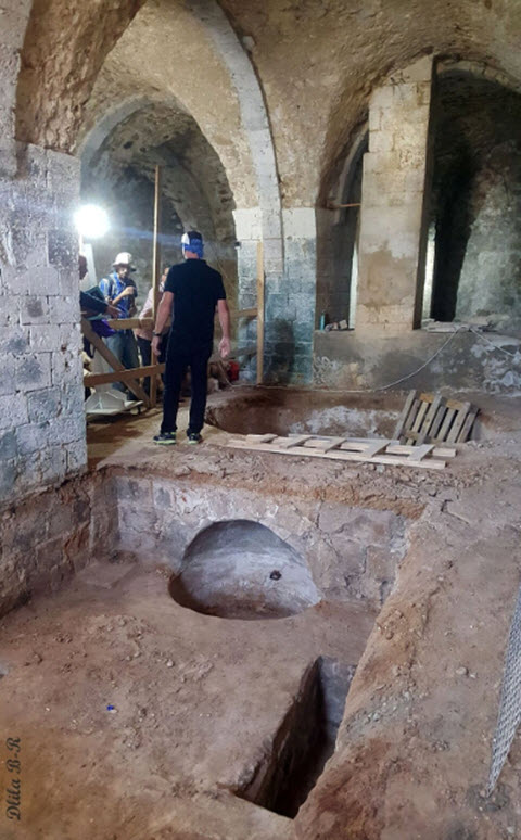 פעל המסבנה שנחשף במבנה העות'מני [צילום: דלילה בר רצון]