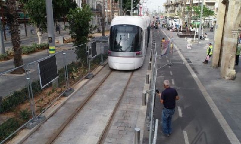 הרכבת הקלה. תידרש הגדלה משמעותית של התקציב [צילום: נת"ע]