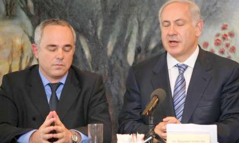 ננתניהו ושטיניץ. עוצמים עיניים ובולעים את הגלולה המרה [צילום: פלאש 90]