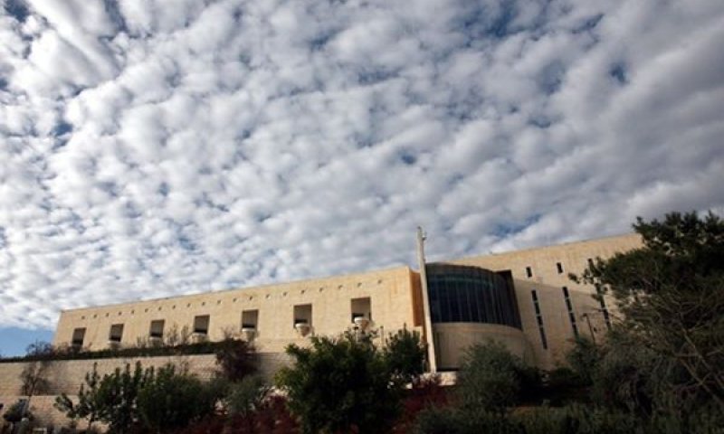 נופץ אחד החלונות הפנורמיים [צילום: ליאור מזרחי, פלאש 90]