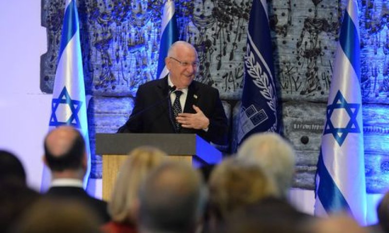 ריבלין מול השגרירים [צילום: מארק ניימן/לע"מ]