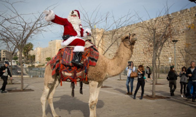 חג מולד שמח [צילום: מרים אלסטר/פלאש 90]