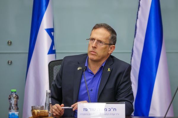 היו"ר משה טור פז. "ידע צריך להיענות בידע" [צילום: נועם מושקוביץ, דוברות הכנסת]