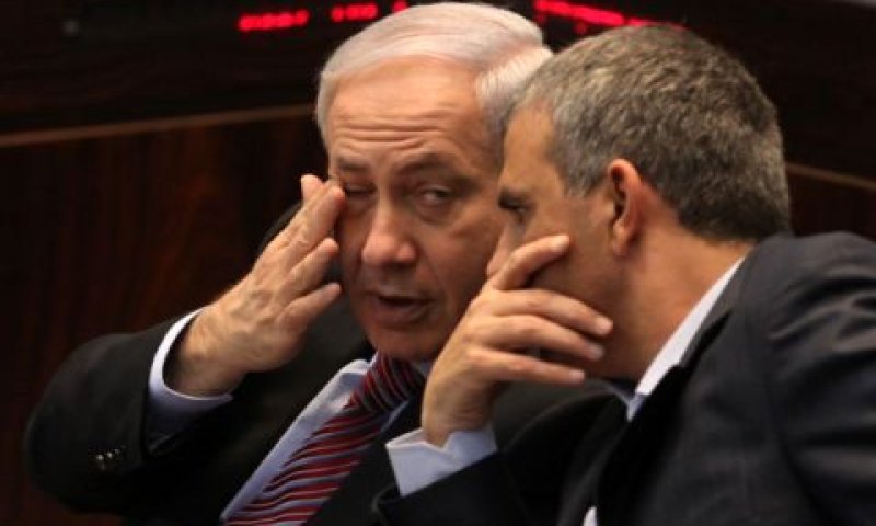 השר כחלון עם ראש הממשלה, הממונה על תיק רשות השידור [צילום: פלאש 90]