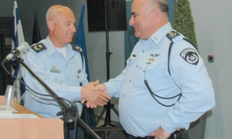 צור וקראדי בטקס הפרידה מקראדי [צילום: רס"ב יובל אראל לשכת דוברות משטרת תל אביב]