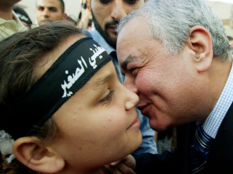 ראש המלחת המצרית מנשק בעזה ילדה תומכת חמאס [AP]