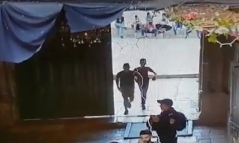 הקטינים יוצאים מהר הבית