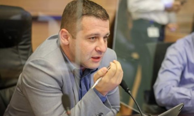 יו"ר הוועדה אלכס קושניר [צילום: נועם מושקוביץ/דוברות הכנסת]
