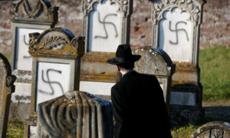 אנטישמיות בכל מקום [צילום: ז'אן פרנסואה בדיאס/AP]