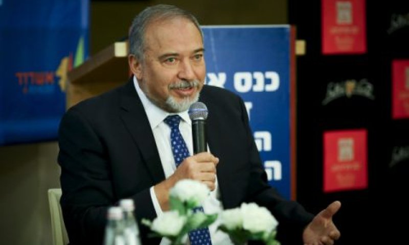 ליברמן. מול כל הימין [צילום: פלאש 90]