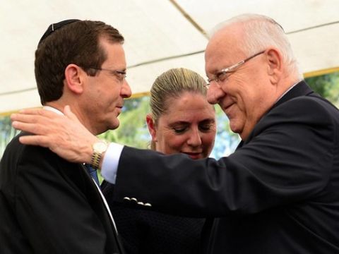 ריבלין והרצוג אחרי הבחירות לנשיאות ה-11 [צילום: קובי גדעון / לע"מ]