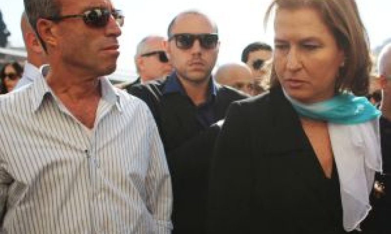 לבני ושטרן. קידום הצעת החוק [צילום: פלאש 90]