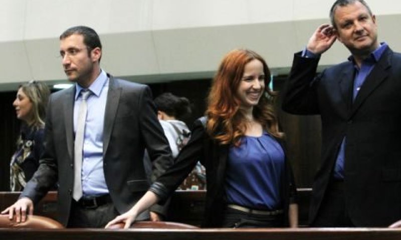 אראל מרגלית, סתיו שפיר ויצחק שמולי [צילום: פלאש 90]