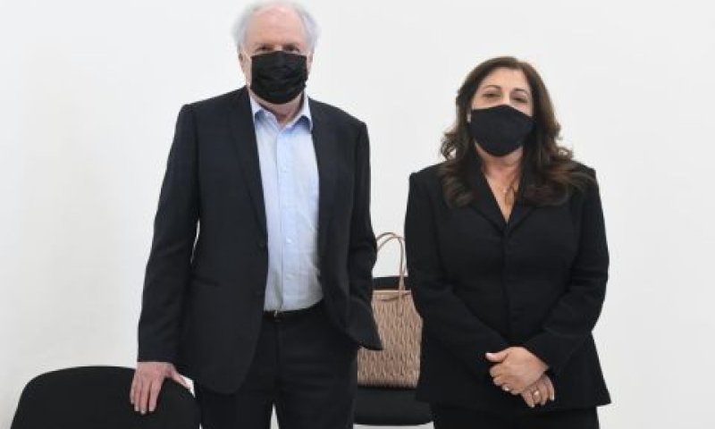 פגישה באגף הפרטי של הבית [צילום: ראובן קסטרו, פלאש 90]