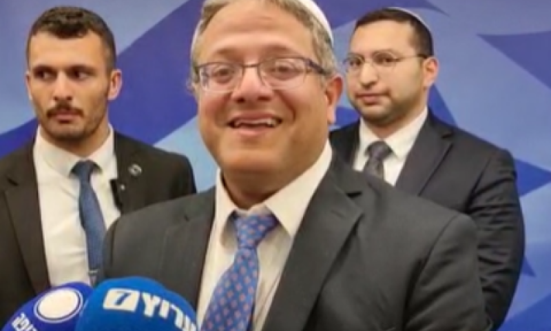 בן גביר, הבוקר, בכניסה לישיבת הממשלה [צילום: דוברות עוצמה יהודית]