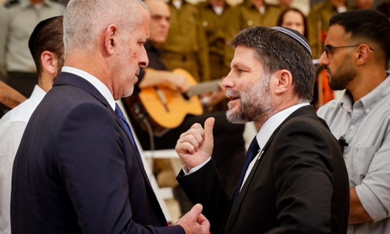 סמוטריץ' ורונן בר בימים אחרים [צילום: מרק ישראל סלם/פול פלאש 90]