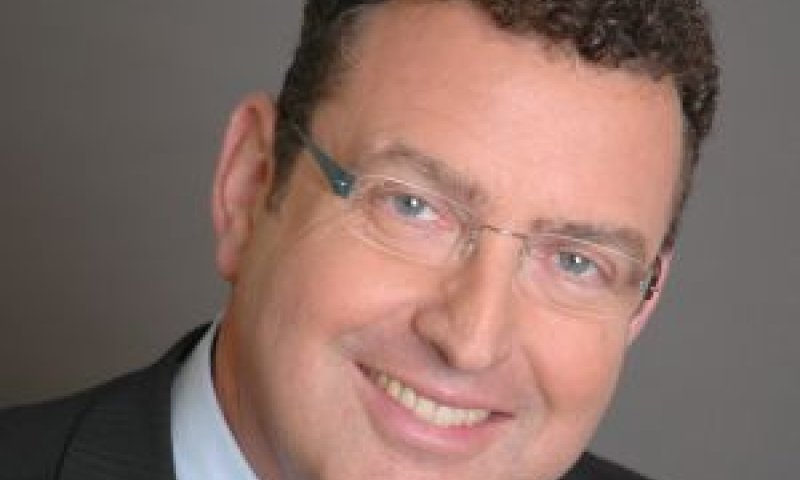ארז. תובע