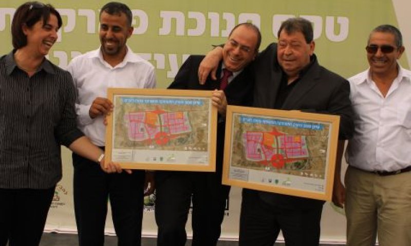 משתעשעים ב"עידן הנגב" [צילום: עוזי דגני]