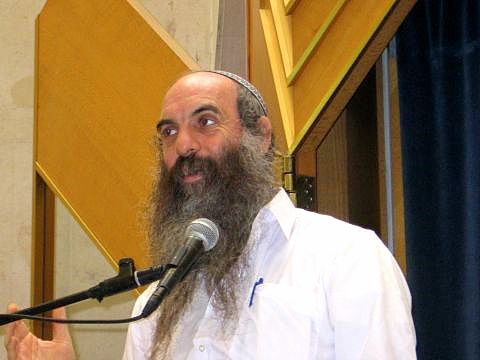 הרב שפירא. משהו מהדבקות בתורה מתפורר