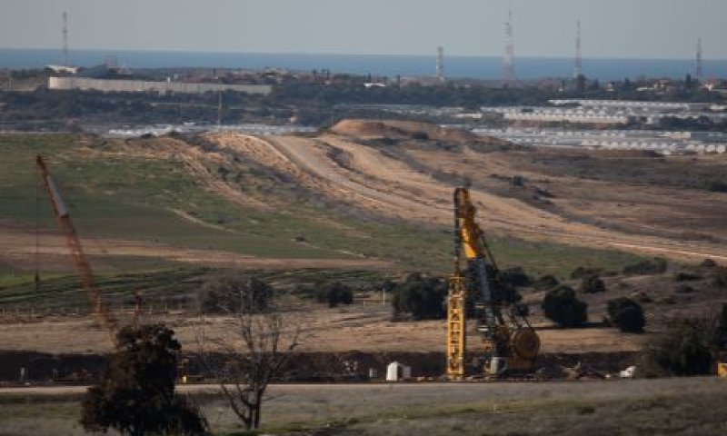 גבול רצועת עזה [צילום: יונתן זינדל/פלאש 90]