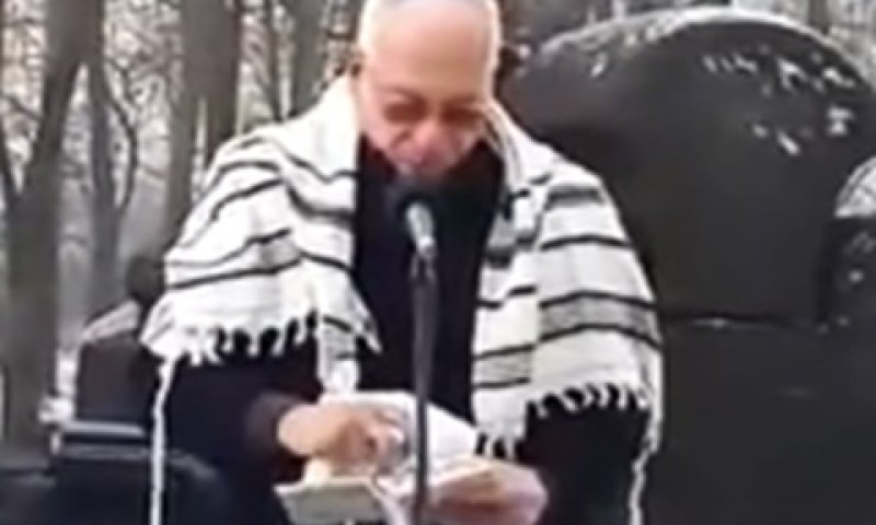 אורי אריאל והטלית בבירקנאו