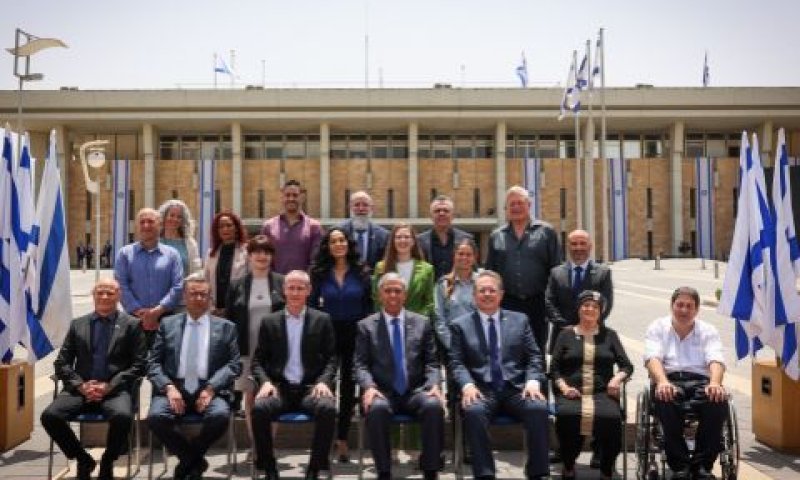 מדליקי המשואות בטקס יום העצמאות 2022 [צילום: נועם מושקוביץ, דוברות הכנסת]