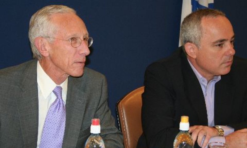 שטייניץ ופישר בתרגול הפורום הכלכלי-לאומי, היום [צילום: דוברות האוצר]