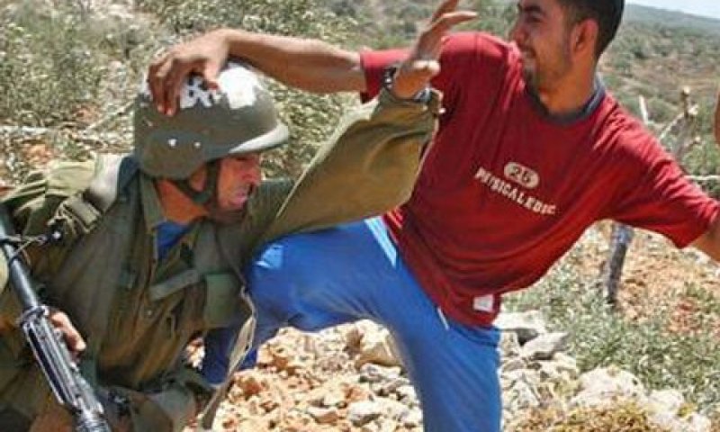 הפגנה בנעלין. הירי הראשוני לא הרתיע [צילום אילוסטרציה]