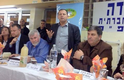 ח"כ כבל נואם בכינוס [צילום: דוד חרמץ]