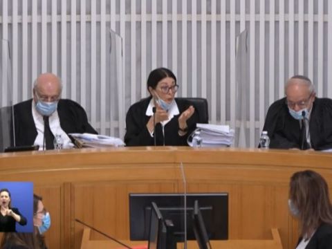 ניל הנדל, אסתר חיות, חנן מלצר [צילום: הרשות השופטת]
