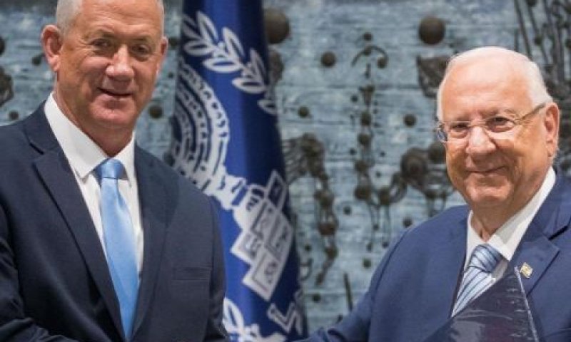 ריבלין וגנץ לפני כחודש [צילום: יונתן זינדל/פלאש 90]