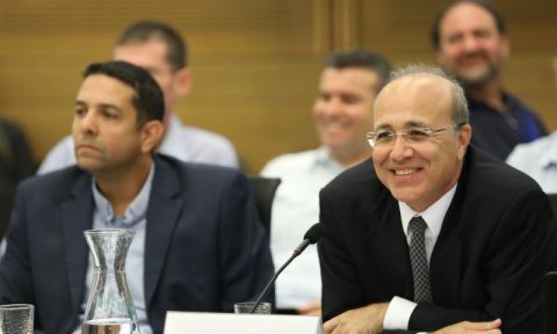 משה ברקת ויואב גפני [צילום: יצחק הררי/דוברות הכנסת]