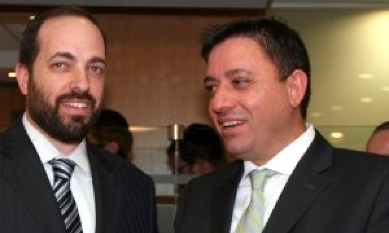 מנכ"ל בזק אבי גבאי עם שר התקשורת אריאל אטיאס [צילום: אריאל בשור]