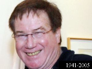 מנור, שירו הפך להימנון האוני'
