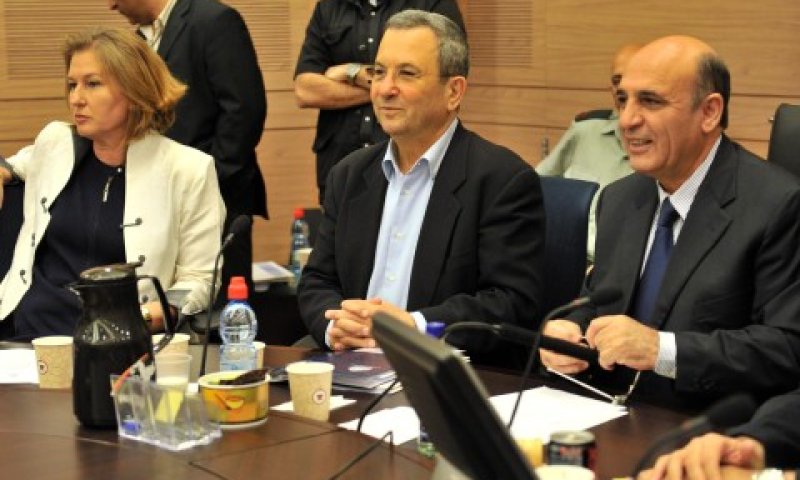 מופז וברק. התנגשות [צילום: משרד הביטחון]