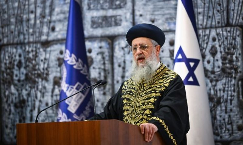 הרב יוסף. להתאחד כאיש אחד בלב אחד [צילום: אריה לייב אברמס/פלאש 90]