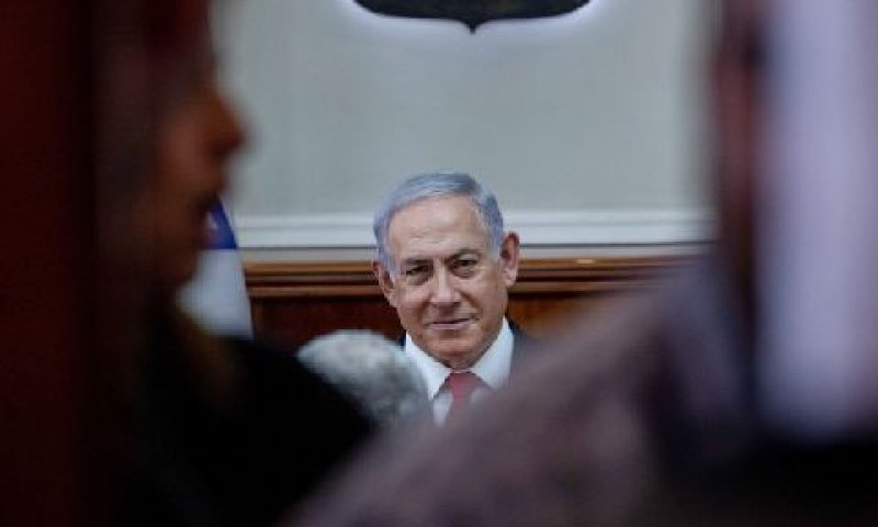 נתניהו בישיבת הממשלה [צילום: אוהד צויגנברג]
