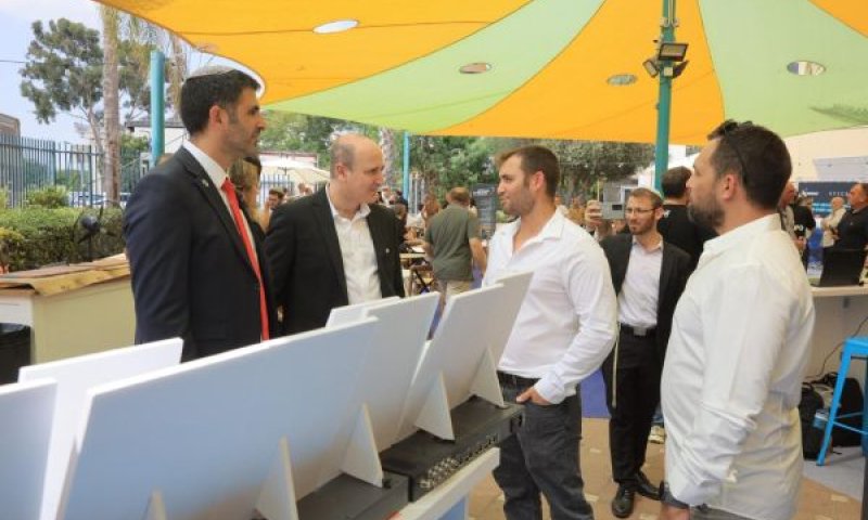 שר התקשורת קרי בכינוס [צילום: רונן חורש/לע"מ]