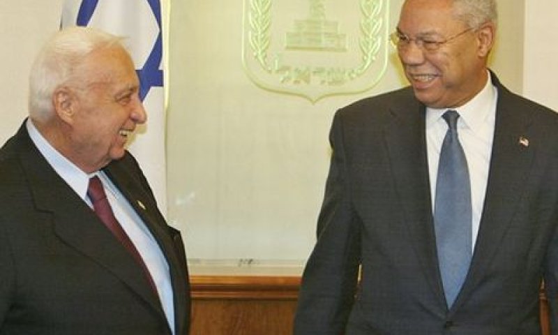 קולין פאוול ואריאל שרון [צילום: AP]